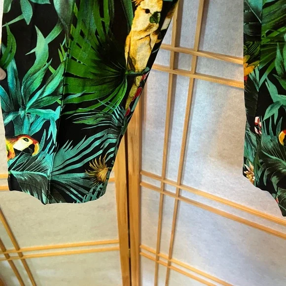 Laura Byrnes Pinup Tropical Parrot Print Pants - Picture 5 of 8